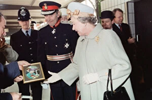 Images Dated 9th December 1993: Queen Elizabeth II arrives at Leicester railway station. 9th December 1993