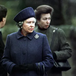 Queen Elizabeth II greets local residents and lays a wreath of flowers Queen Elizabeth II greets local residents and lays a wreath of flowers