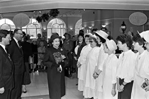 Images Dated 24th March 1988: Queen Elizabeth II visits Leamington Spa, Warwickshire. The Queen opens Royal Priors