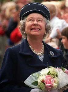 Queen Elizabeth II on walkabout in Dundee, June 1998 Queen Elizabeth II on walkabout in Dundee, June 1998