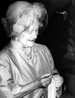 Images Dated 6th November 1984: Queen Elizabeth the Queen Mother North East Visits Queen Elizabeth