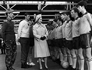 Images Dated 9th November 1978: The Queen meeting troops at Catterick Garrison. 9th November 1978