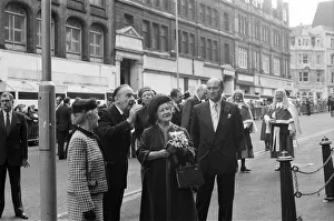 The Queen Mother visits Victoria Law Courts, 100 years after Queen Victoria laid The Queen Mother visits Victoria Law Courts, 100 years after Queen Victoria laid