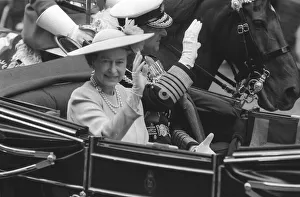 THE QUEEN AND PRINCE PHILIP ON ROUTE TO THE ROYAL WEDDING OF THE DUKE AND DUCHESS OF YORK THE QUEEN AND PRINCE PHILIP ON ROUTE TO THE ROYAL WEDDING OF THE DUKE AND DUCHESS OF YORK