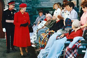 Images Dated 15th October 1993: The Queen visits Cardiff Castle for the investiture. She is pictured leaving the Castle