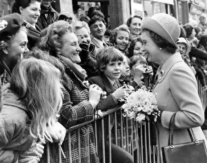 Images Dated 4th May 1972: The Queen visits Congleton, Manchester 4th May 1972