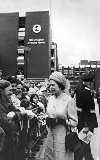 Images Dated 4th May 1972: The Queen visits Manchester. The Queen completes her walk along Spinningfield to her car