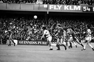 Images Dated 8th November 1986: Queens Park Rangers 1 v. Liverpool 3. Division One Football. November 1986 LF20-27-016