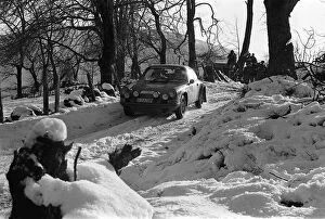 Images Dated 18th November 1970: RAC Rally November 1970 a Porshe 911 tackles the course