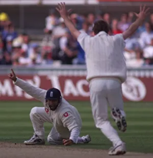 Ramprakash catches Parore off the bowling of Tufnell - Aug 99. weby Ramprakash catches Parore off the bowling of Tufnell - Aug 99. weby