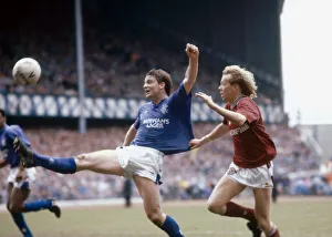 Rangers footballer Kevin Drinkell in action against Heart of Midlothian. May 1989 Rangers footballer Kevin Drinkell in action against Heart of Midlothian. May 1989