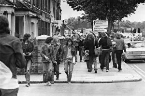 Images Dated 25th June 1971: Reading pop festival goers seen here making their way alongCaversham Road
