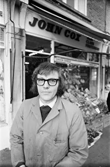Images Dated 2nd January 1975: Reading shopkeepers, rate increases. January 1975