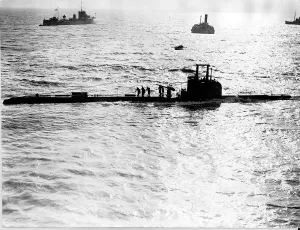 Refloating the British submarine Sunfish at Sandown Bank, Isle of Wight. March 1939 Refloating the British submarine Sunfish at Sandown Bank, Isle of Wight. March 1939