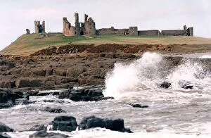 Images Dated 1st July 1996: The remote and impressive ruins of Northumberlands Dunstanburgh Castle in July 1996