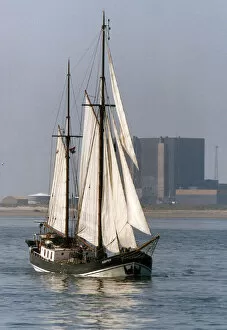 Images Dated 7th August 1990: The restored twin mast Dutch sailing barge The Albatros seen here leaving the River Tees