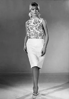 Reveille Fashions 1965: Marilyn Rickards. December 1965 P006734 Reveille Fashions 1965: Marilyn Rickards. December 1965 P006734