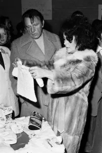 Richard Burton & Elizabeth Taylor at the Pedro Youth Club, Clapham, East London Richard Burton & Elizabeth Taylor at the Pedro Youth Club, Clapham, East London