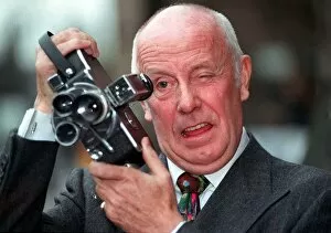 Images Dated 18th November 1997: Richard Wilson actor November 1997, opens Gilmorehill Centre at Glasgow University a
