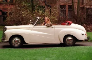 Road Record December 1998 Bernier Female inside cream Daimler 1955 Road Record December 1998 Bernier Female inside cream Daimler 1955