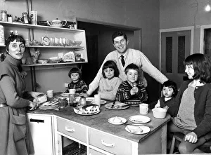 Robert Arnold and his actress wife June Brown January 1968 with their 5 children Robert Arnold and his actress wife June Brown January 1968 with their 5 children