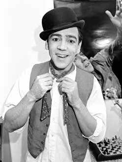 Images Dated 5th February 1985: Robert Lindsay actor who is starring as Bill Snibson in the stage musical Me