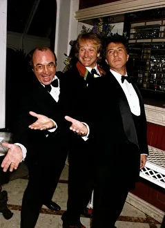 Robin Williams actor with Bob Hoskins & Dustin Hoffman party for film Hook dbase Robin Williams actor with Bob Hoskins & Dustin Hoffman party for film Hook dbase
