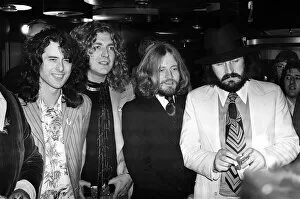 Images Dated 4th November 1976: Rock band Led Zeppelin at the UK premier of the concert film