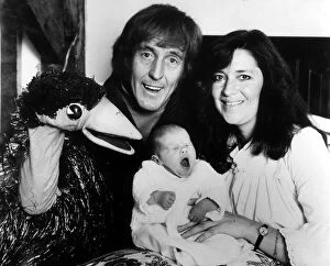 Images Dated 5th February 1979: Rod Hull Rod Hull and Emu Comedian with Family