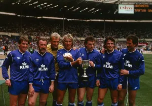Rod Stewart singer with Scotland footballers June 1988 Rod Stewart singer with Scotland footballers June 1988