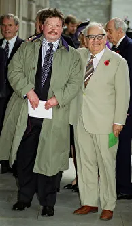 Ronnie Barker and Simon Weston arrive November 1999 at the Mansion house lunch hosted by Ronnie Barker and Simon Weston arrive November 1999 at the Mansion house lunch hosted by
