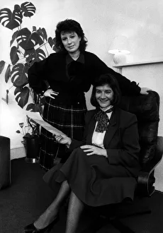 Ros Taylor December 1984 STV Weather Girl TV Presenter aged 34 - also fully Ros Taylor December 1984 STV Weather Girl TV Presenter aged 34 - also fully