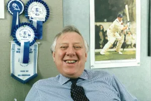 ROY HATTERSLEY IN HIS OFFICE WITH SHEFFIELD WEDNESDAY ROSETTES AND A PIC OF LEONARD ROY HATTERSLEY IN HIS OFFICE WITH SHEFFIELD WEDNESDAY ROSETTES AND A PIC OF LEONARD