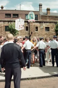 Mirror/1500to1599 01506/scenes diana princess wales arrives the sacred Mirror/1500to1599 01506/scenes diana princess wales arrives the sacred