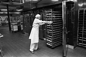 Scenes at Hills Bakery, Middlesbrough. 1977 Scenes at Hills Bakery, Middlesbrough. 1977