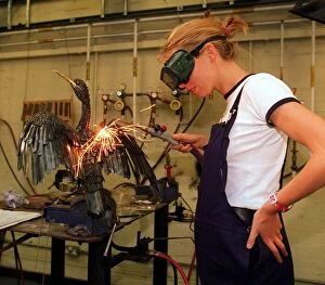Images Dated 13th October 1997: Sculptress Jennifer Mole (29) from Edinburghs Telfer College. October 1997