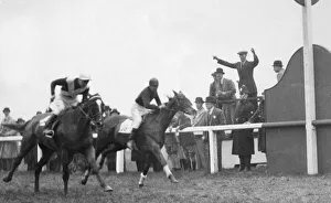 Shaun Golin passes the finishing post to wing the 1930 Grand National. 29th March 1930 Shaun Golin passes the finishing post to wing the 1930 Grand National. 29th March 1930