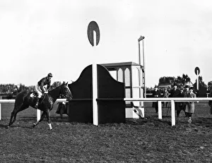 Shaun Spadah wins the Grand National in 1921 Shaun Spadah wins the Grand National in 1921