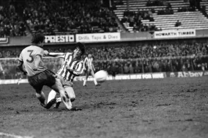 Sheffield Wednesday 0 v. Chelsea 0. Division Two Football. January 1981 MF01-08-041 Sheffield Wednesday 0 v. Chelsea 0. Division Two Football. January 1981 MF01-08-041