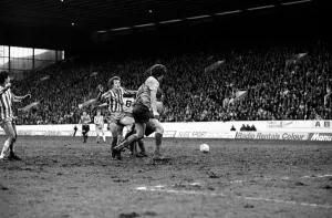Sheffield Wednesday 0 v. Derby County 0. Division Two Football. March 1981 MF01-41-005 Sheffield Wednesday 0 v. Derby County 0. Division Two Football. March 1981 MF01-41-005