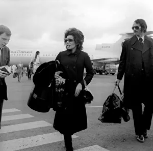 Shirley Bassey arriving at Newcastle Airport on 30th April 1971 Shirley Bassey arriving at Newcastle Airport on 30th April 1971