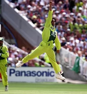 Images Dated 16th June 1999: Shoaib Akhtar takes Chris Harris wicket June 1999 during the World Cup semi