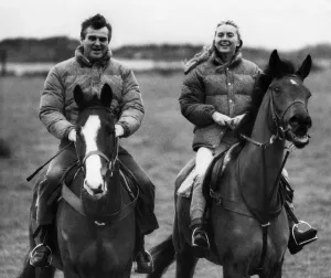 Showjumper Harvey Smith out riding with his wife. May 1988 P009724 Showjumper Harvey Smith out riding with his wife. May 1988 P009724
