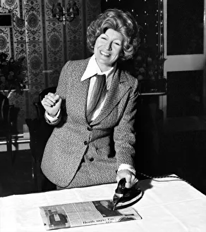 Singer: Faith Brown. February 1975 75-00738-016 Singer: Faith Brown. February 1975 75-00738-016