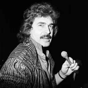 Singing star Engelbert Humperdinck. 1st February 1987 Singing star Engelbert Humperdinck. 1st February 1987