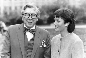Sir Robin Day Tv Presenter and Broadcaster who will present a new programme with 31 year Sir Robin Day Tv Presenter and Broadcaster who will present a new programme with 31 year