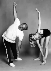 Slimming - Exercises: Reaching for fitness: Roy Kinnear Slimming - Exercises: Reaching for fitness: Roy Kinnear