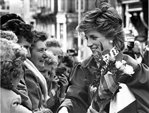 Smiles and flowers greet HRH The Princess of Wales, Princess Diana in Moseley Street Smiles and flowers greet HRH The Princess of Wales, Princess Diana in Moseley Street