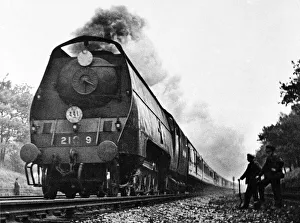 The Southern Railway's chief mechanical engineer Oliver Bulleid (formerly Gresley' The Southern Railway's chief mechanical engineer Oliver Bulleid (formerly Gresley'