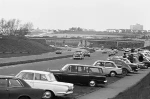 Spectators line the motorway to watch competitors in the 1970 Daily Mirrors World Cup Spectators line the motorway to watch competitors in the 1970 Daily Mirrors World Cup